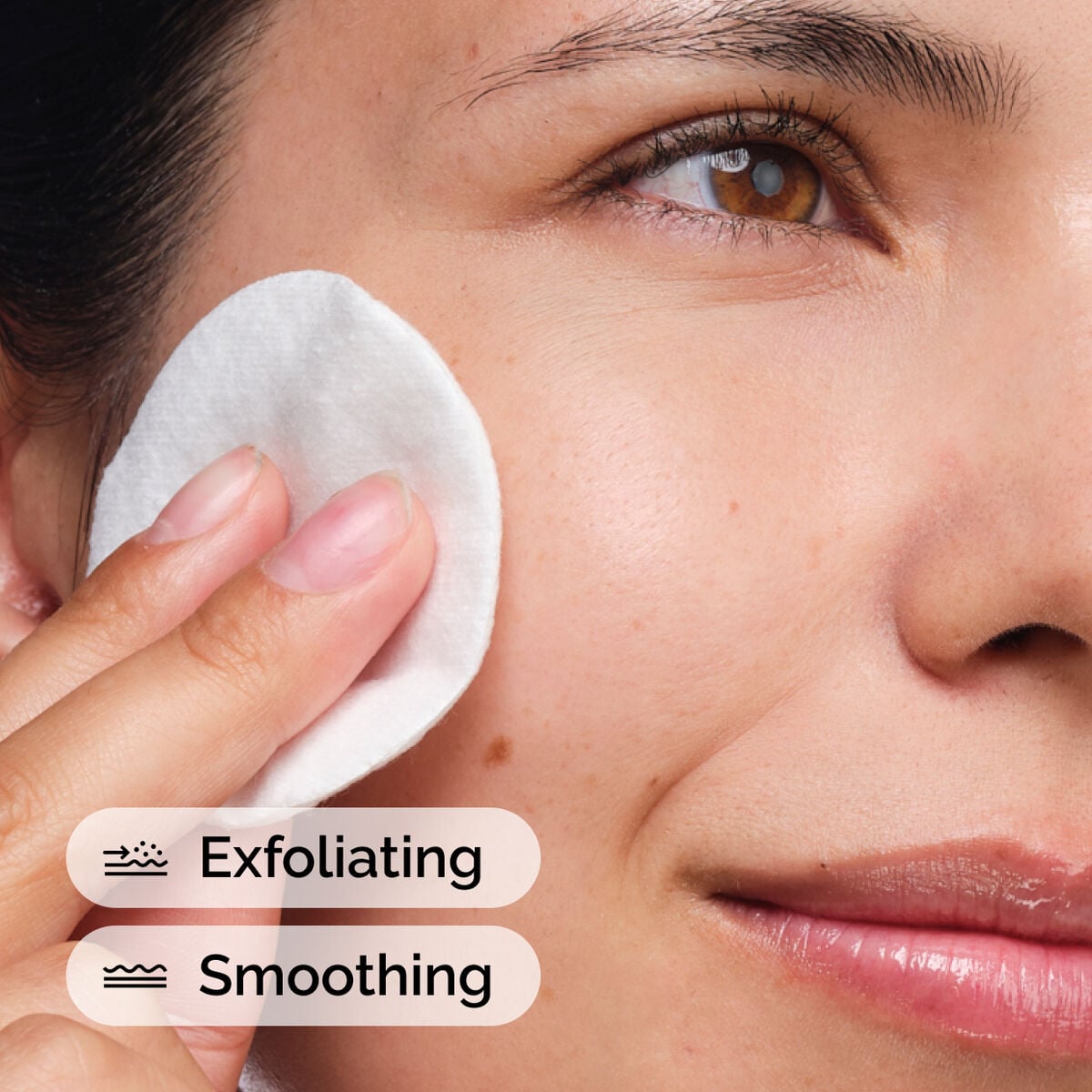 glycolic-acid-7-exfoliating-toner-t6 ord-glycolic-acid-exfoliating-toner-model-application-with-benefits.jpg